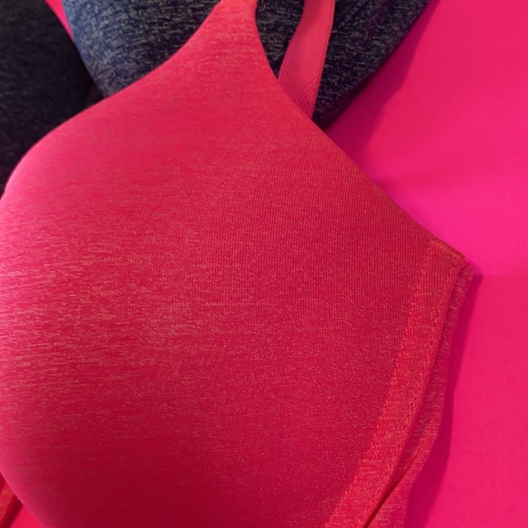 2 Victoria’s Secret bras 34D - Picture 5 of 9